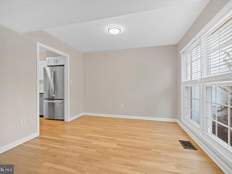 3221 Adams Ct — Photo 9
