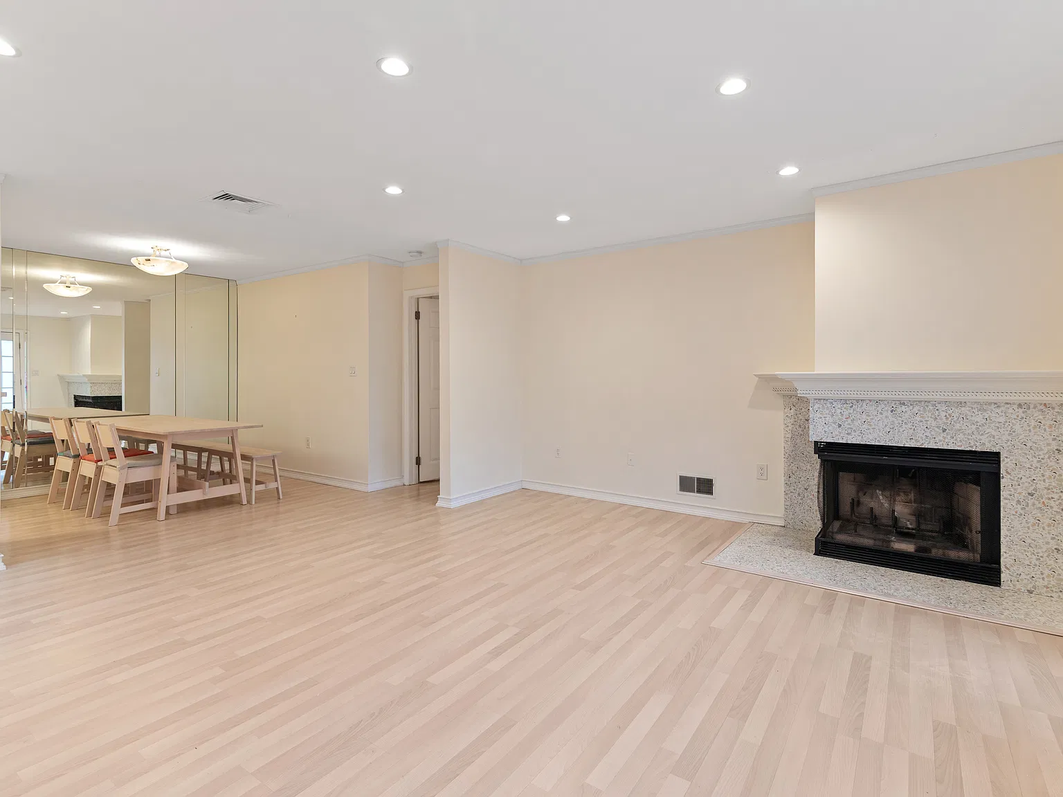 2 bed, 1252 sqft, $3,500 — Photo 2