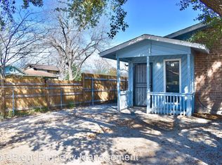 324 S San Eduardo Ave, San Antonio, TX 78237