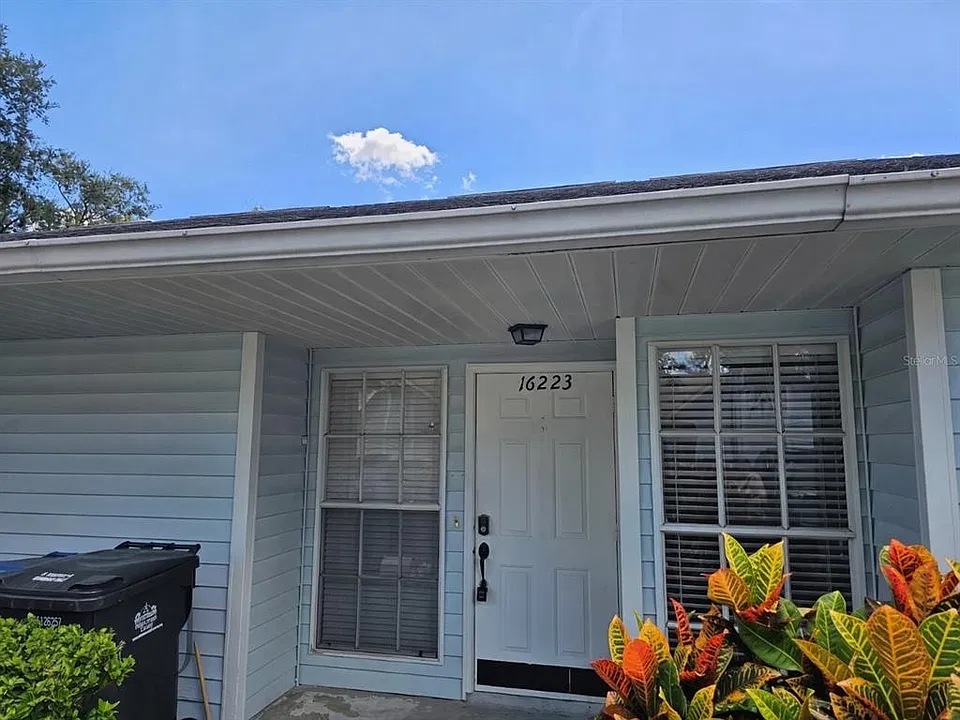 16223 W Rambling Vine Dr