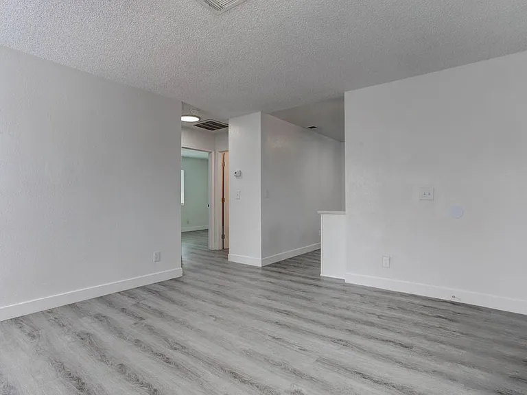 921 Snug Harbor St — Photo 3