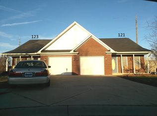 121 Grassyway Ct, Whiteland, IN 46184