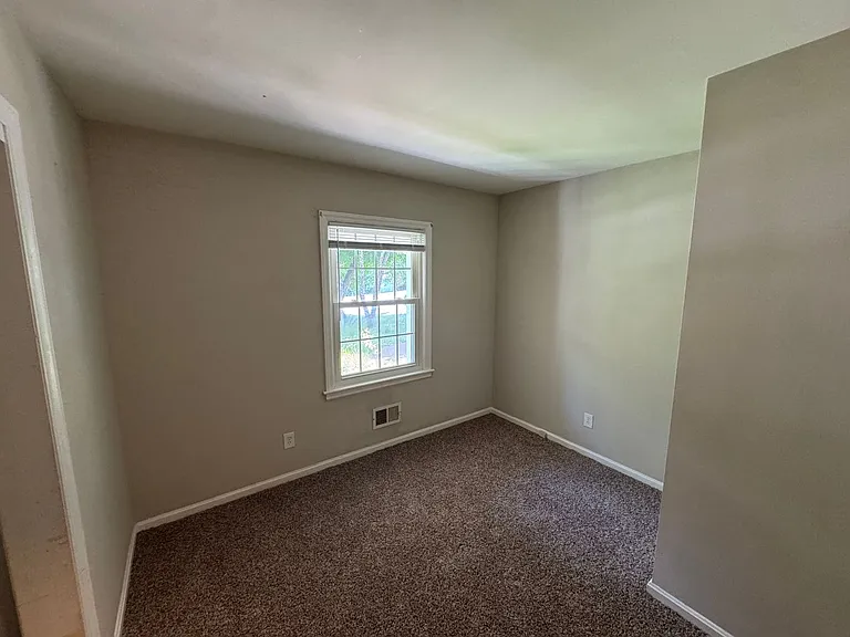 2047 Overbrook Rd — Photo 11