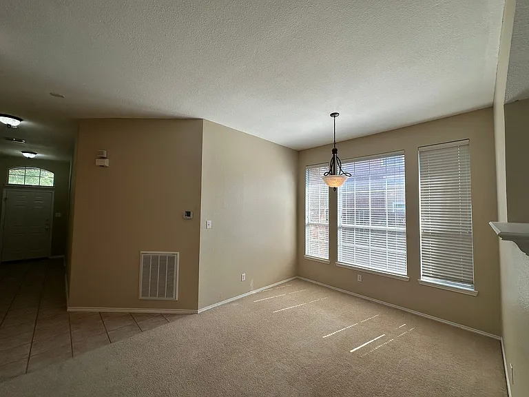 10701 Nashville Dr — Photo 7