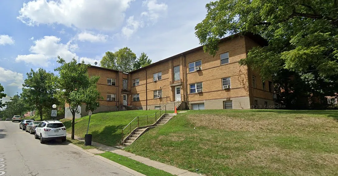 1 bed, 900 sqft, $699 — Photo 1