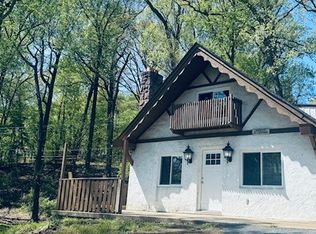 889 Rhue Haus Ln, Hummelstown, PA 17036
