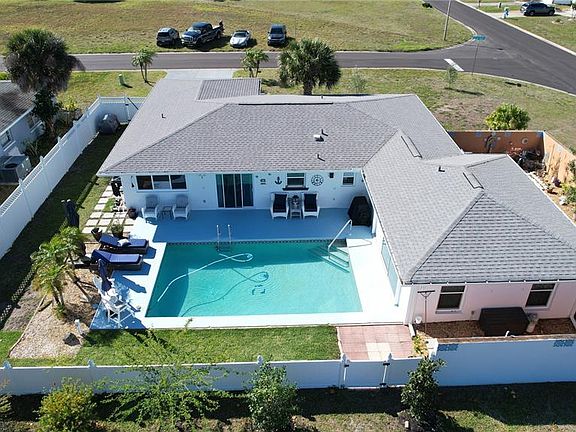 3rd image of 2 Golfview Rd