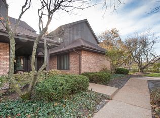 3767 Mission Hills Rd, Northbrook, IL 60062