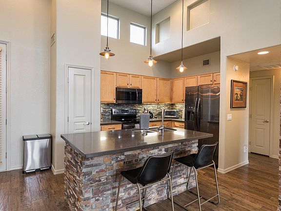 5th image of 15221 N Clubgate Dr Unit 2017