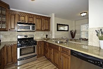 2nd image of 746 Pelham Rd