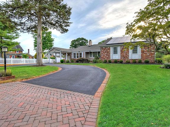 2nd image of 150 Evergreen Ln