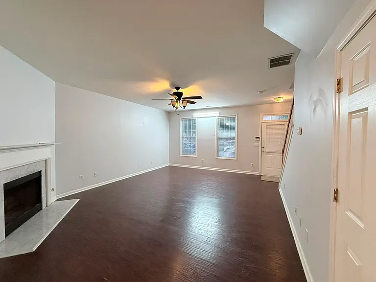 215 Galecrest Dr — Photo 10