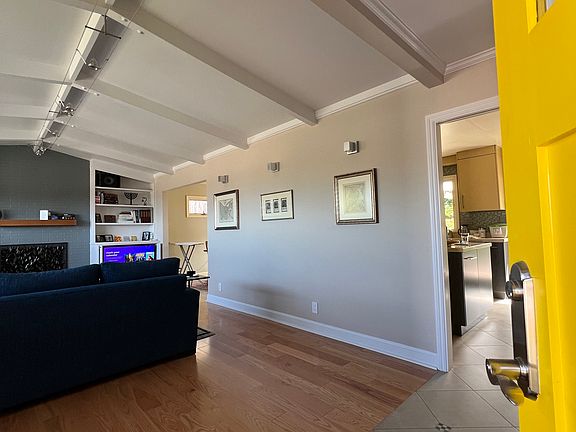 Entry / Living Room