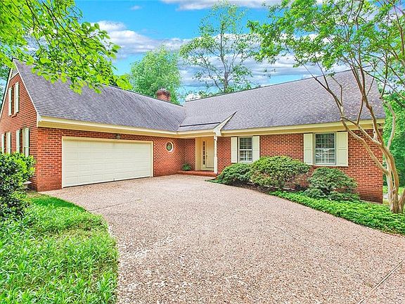 2nd image of 412 Fairfax Way