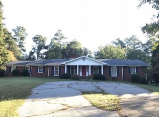 205 N Lakeshore Dr, Carrollton, GA 30117