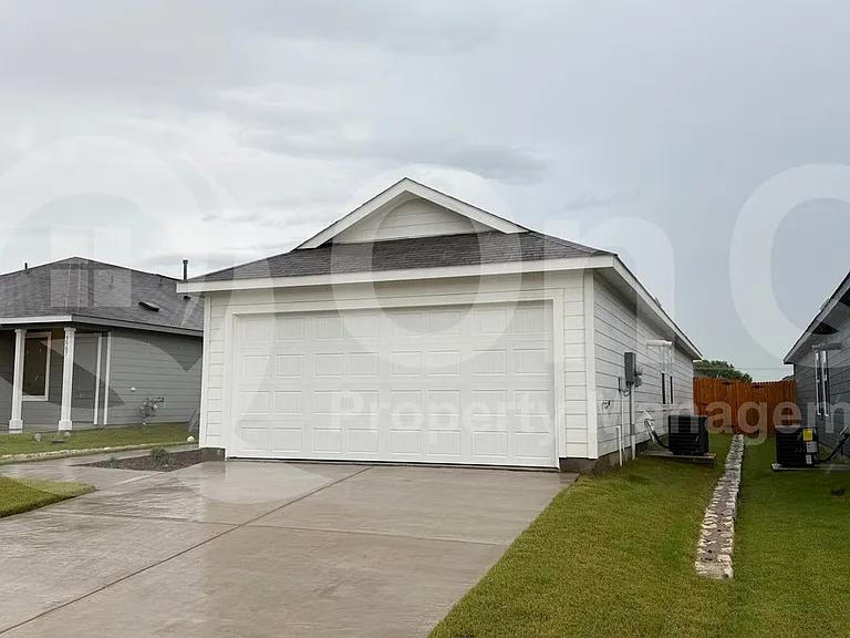 3911 Ontario Way — Photo 2