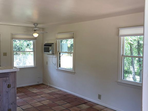 3rd image of 412 Mallory Way #4