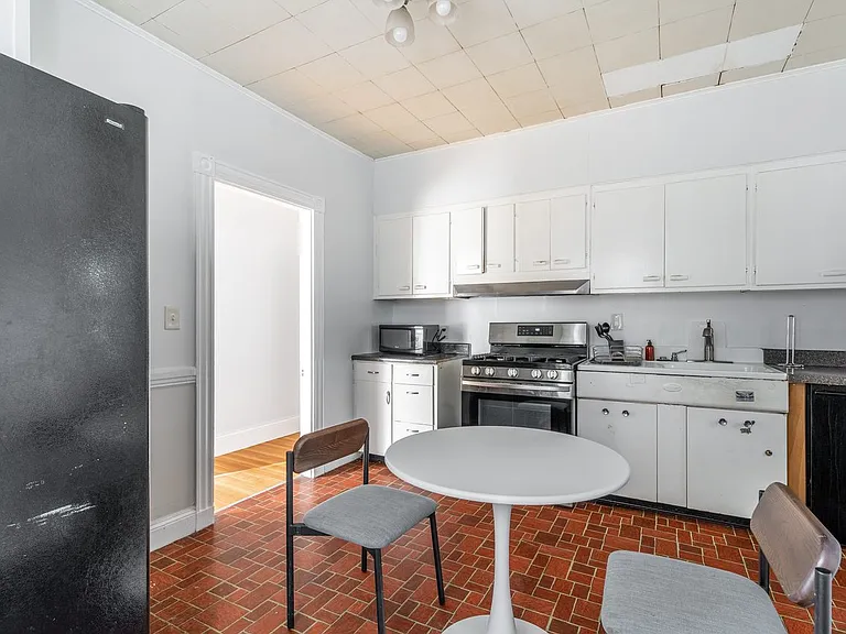 45 Montcalm Ave #1-C — Photo 4