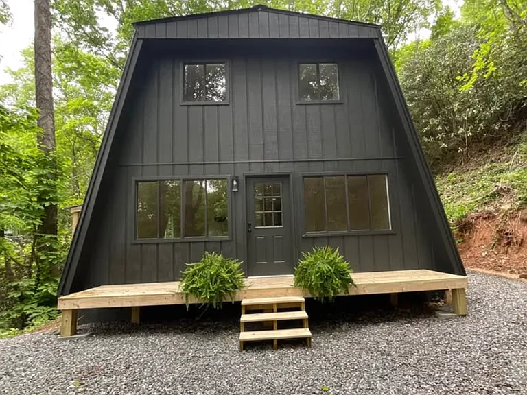 1136 Granny Squirrel Dr — Photo 1