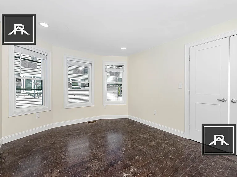 70-72 Stanley Ave #1 — Photo 16