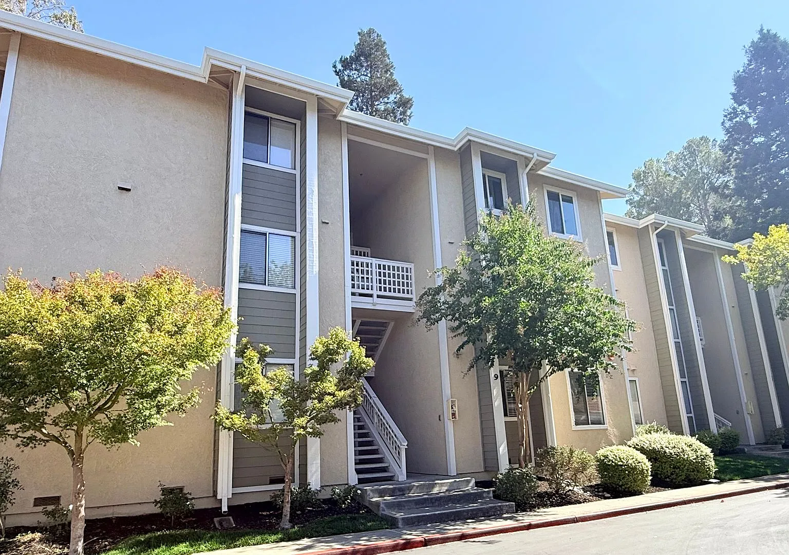 Updated and Move-In Ready, 2BD/1BA, 2nd-Story Condo Unit at Carriage Place, Walnut Creek- Availab... — Photo 2