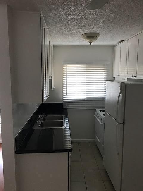 1st image of 940 Venice Blvd APT 11