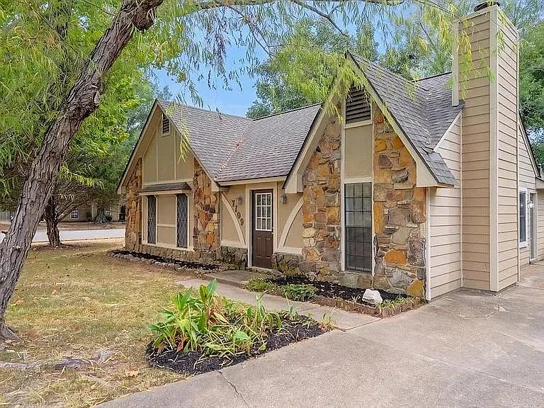 3 bed, 1110 sqft, $1,500 — Photo 1