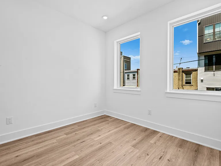 2456 Frankford Ave — Photo 55