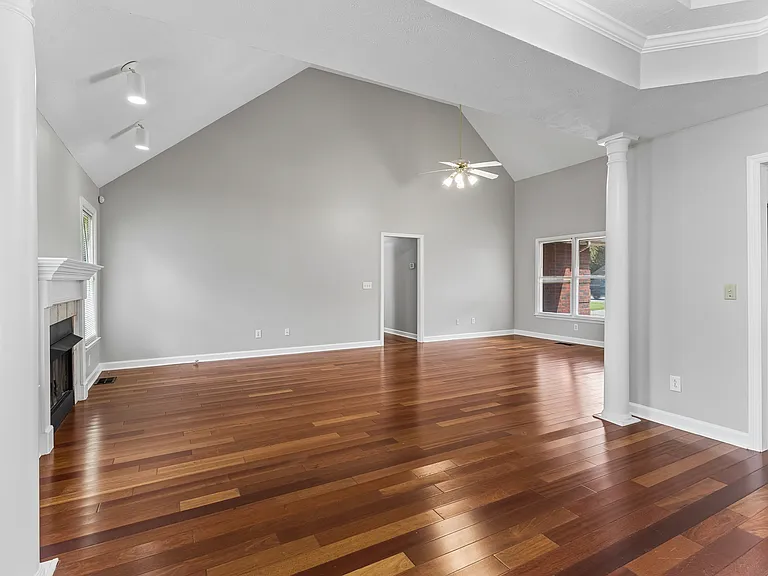 131 Savannah Ridge Dr — Photo 5