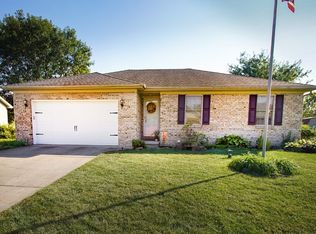 6199 Glacier Dr, Newburgh, IN 47630