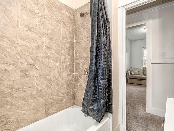 4th image of 17569 Orleans St