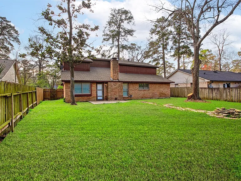 2055 Little Cedar Dr — Photo 2