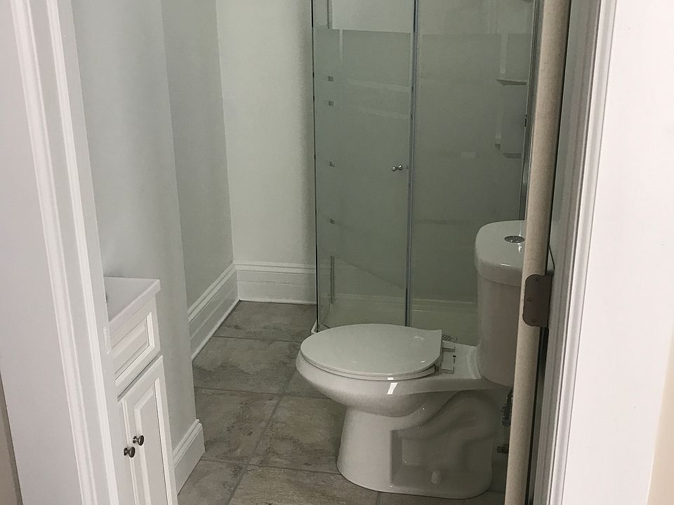 2nd image of 509 Prague St