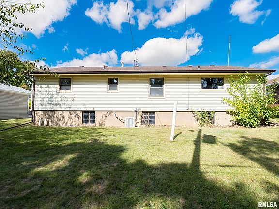 2nd image of 1134 W Lakecrest Dr