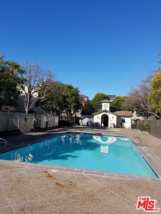 1st image of 2601 Beach Head Ct