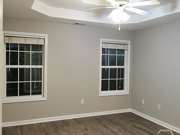 5th image of 240 Birch Valley Dr