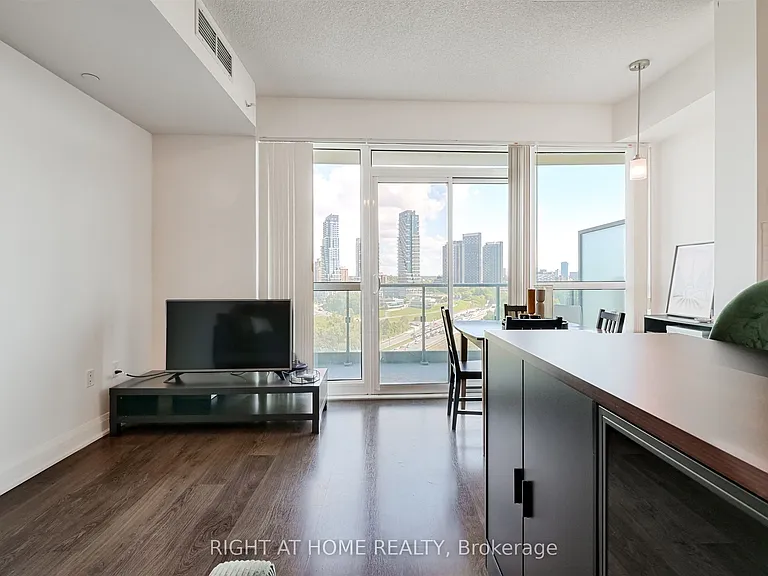 160 Vanderhoof Ave #1018 — Photo 13