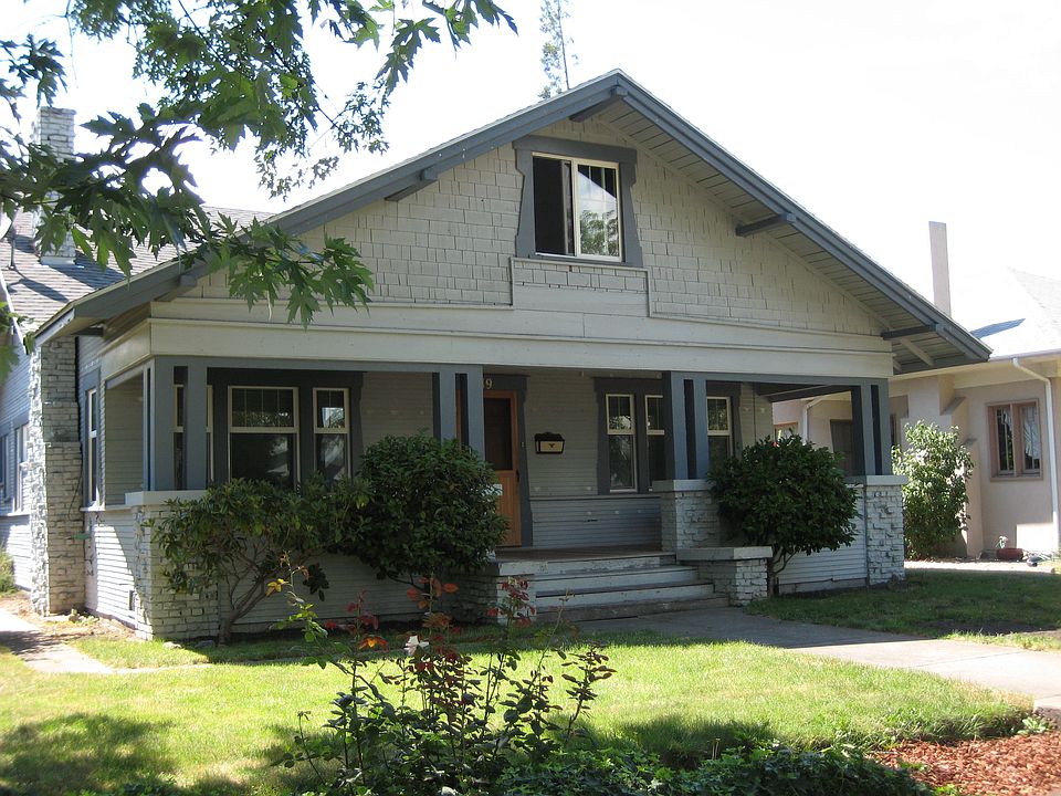 2nd image of 19 Ross Ct