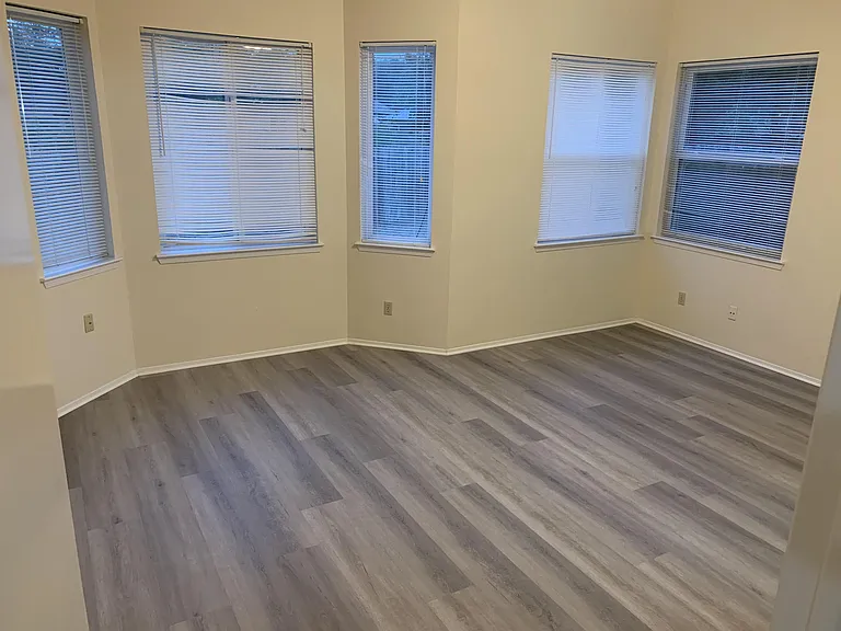 10911 Grassmere Ct — Photo 11