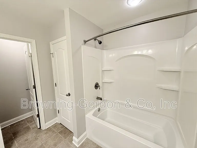 1057 Woodbury Falls Dr — Photo 21