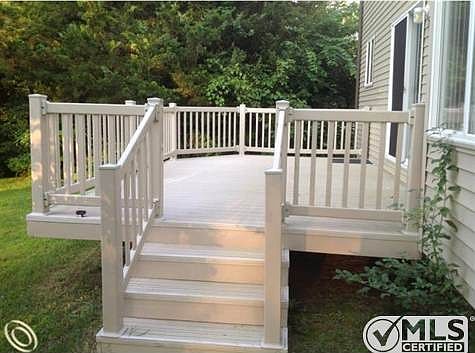 7076-Vinyl Deck.JPG