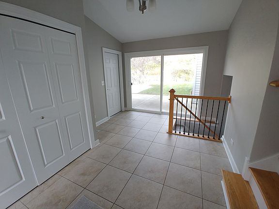 2nd image of 863 Shorewood Dr