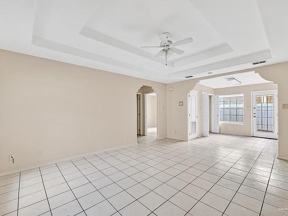 4th image of 2505 Redbud Ave APT A