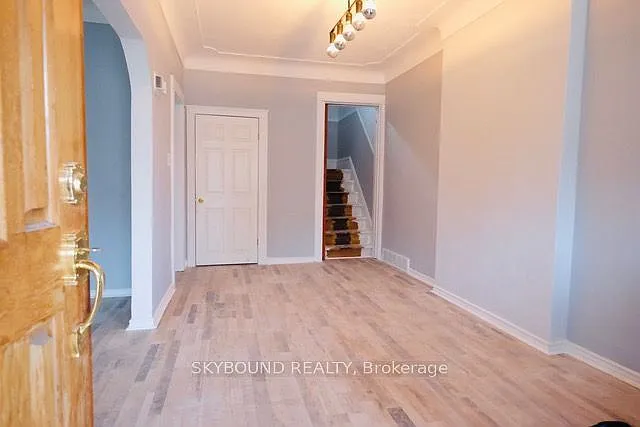 4 bed, $2,800 — Photo 2
