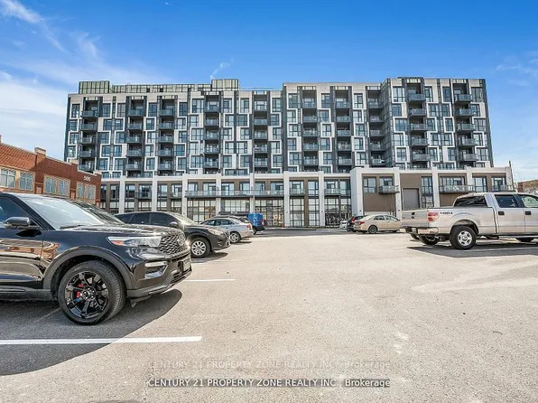 509 Dundas St #417, Oakville, ON L6M 5P2