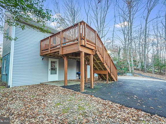 4th image of 1019 England Dr