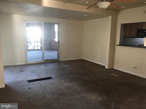 5th image of 330 Curtiss Ave