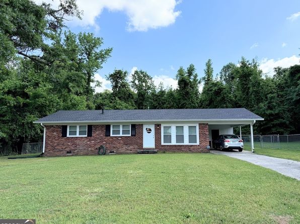 75 Valley Dr, Carrollton, GA 30117