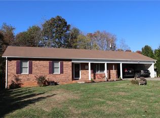 328 Sunset St, Hudson, NC 28638