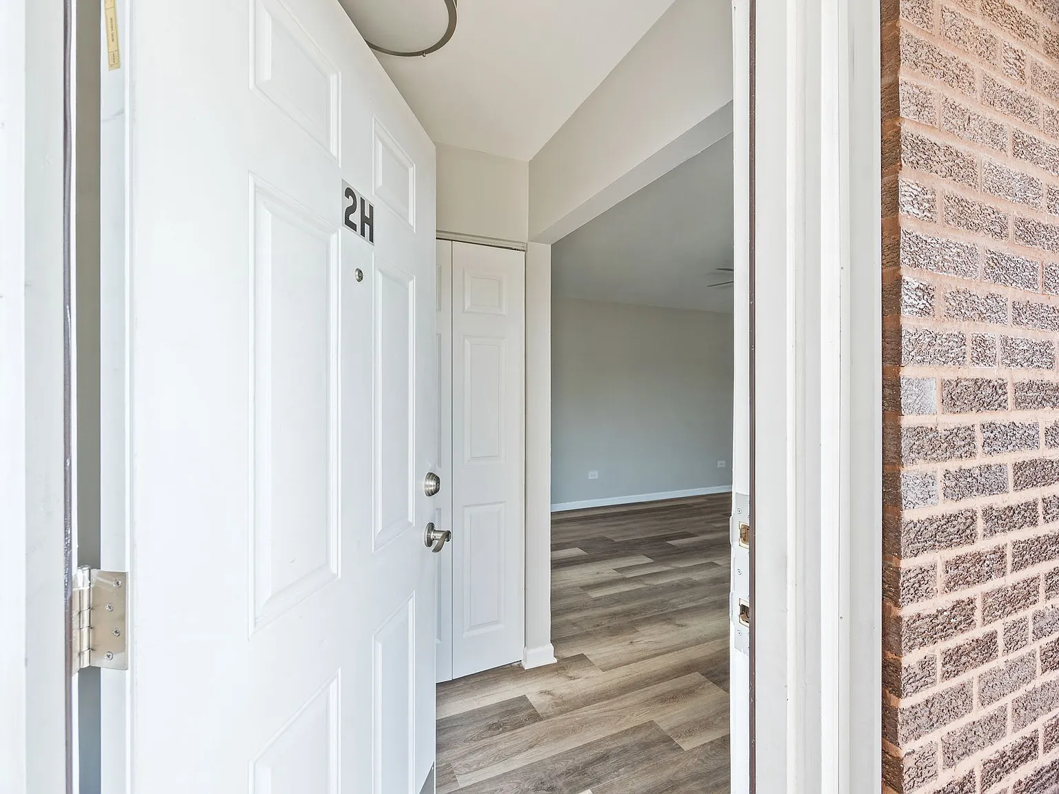 1 bed, 900 sqft, $1,600 — Photo 3